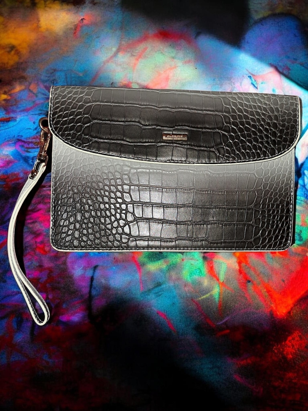 Black Croc-Embossed Leather Wristlet Clutch -LOVEVOOK Black Crocodile-Embossed